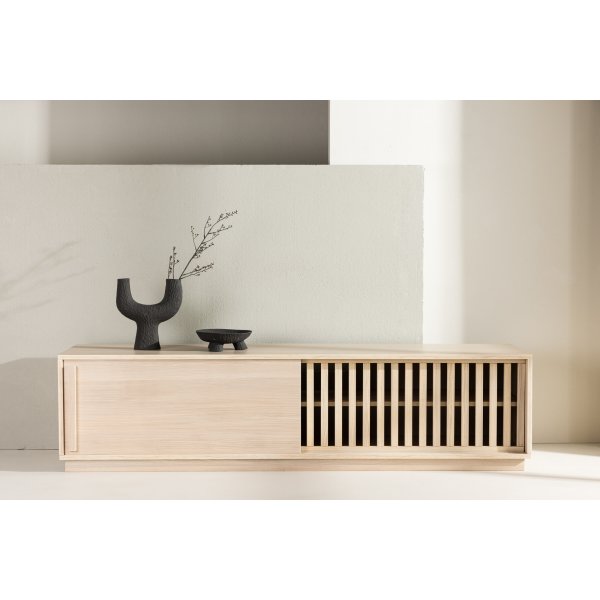 Lugo TV-taso - Valkoiseksi maalattu