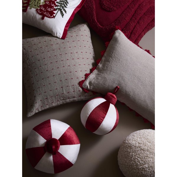 Pallokoristetyyny 28 cm - punainen Pallokoristetyyny 28 cm - punainen