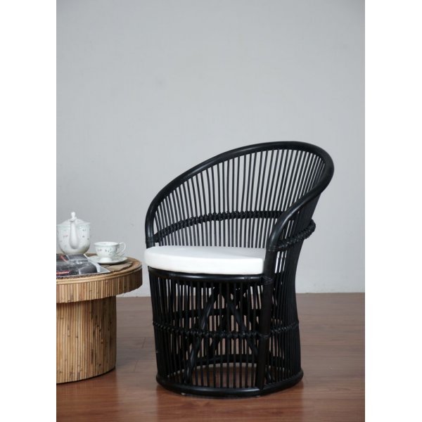 Narvan nojatuoli rottinkia - musta + Huonekalujen tekstiilien puhdistus