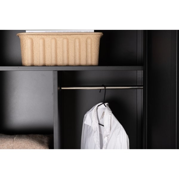 Alexander-vaatekaappi - musta Alexander-vaatekaappi - musta