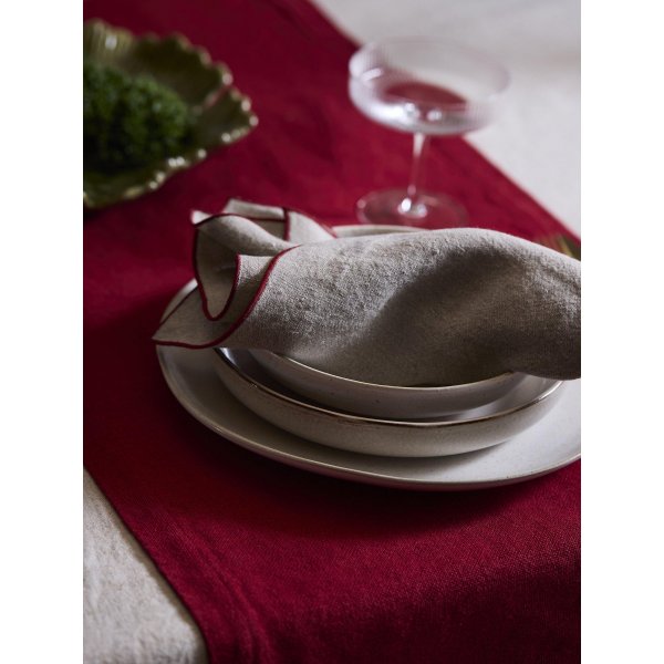 Avery juoksija 35 x 120 cm - punainen Avery juoksija 35 x 120 cm - punainen