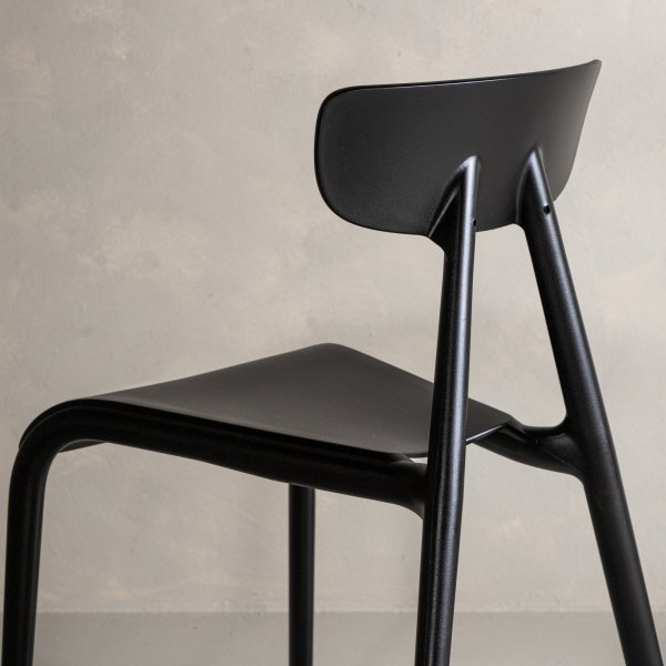 Ursholmen ruokatuoli - musta Ursholmen ruokatuoli - musta