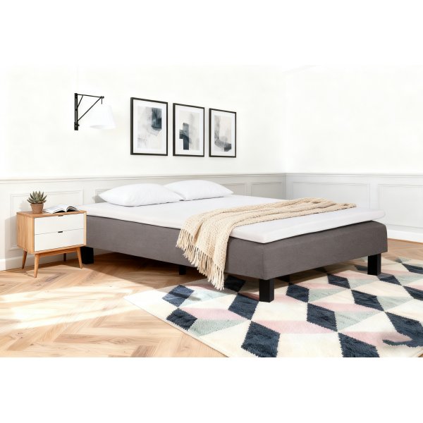 Somnia Family -runkosänky 120x200 cm, yhden hengen sänky patjansuojuksella - Harmaa Somnia Family -runkosänky 120x200 cm, yhden hengen sänky patjansuojuksella - Harmaa