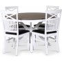 Skagen elintarvikeryhm; pyre ruokapyt 120 cm - Valkoinen/ruskea ljytty tammi ja 4 Fr-tuolia (Risti takana) mustalla PU-