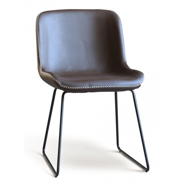 Texas ruokailuryhmä 6 Texas ruokapöydän tuolia Ruskea PU + Texas ruokapöytä tummanruskea tammi 180x90 cm Texas ruokailuryhmä 6 Texas ruokapöydän tuolia Ruskea PU + Texas ruokapöytä tummanruskea tammi 180x90 cm