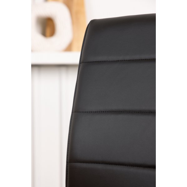 Tempo ruokapöydän tuoli - musta PU Tempo ruokapöydän tuoli - musta PU
