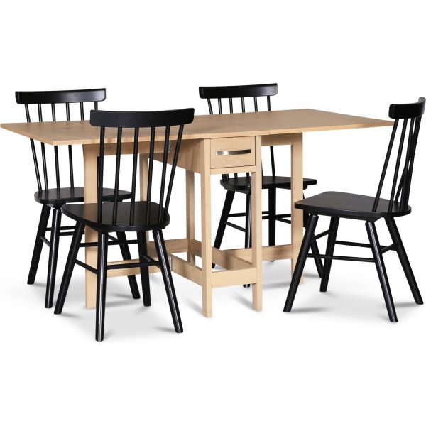 Fårö ruokaryhmä; Fårö Whitewash-taittopöytä ja 4 mustaa Orust-ruoko-tuolia Fårö ruokaryhmä; Fårö Whitewash-taittopöytä ja 4 mustaa Orust-ruoko-tuolia