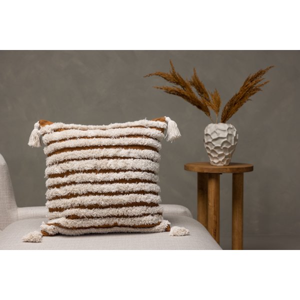 Elina tyynynpäällinen 45 x 45 cm - Ruskea/valkoinen Elina tyynynpäällinen 45 x 45 cm - Ruskea/valkoinen