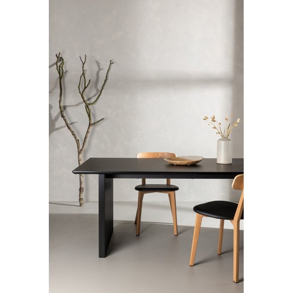 Vail ruokapöytä 200 x 100 cm - Musta Vail ruokapöytä 200 x 100 cm - Musta